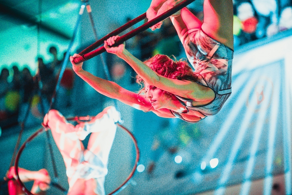 Акробаты. Фото Всеволода Альшанского. Кублог