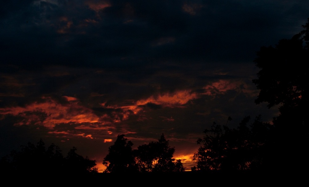 Закатное небо. Фото пользователя ZhenyaMahanko