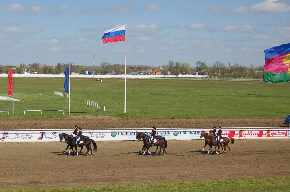 Девушки кавалеристки.