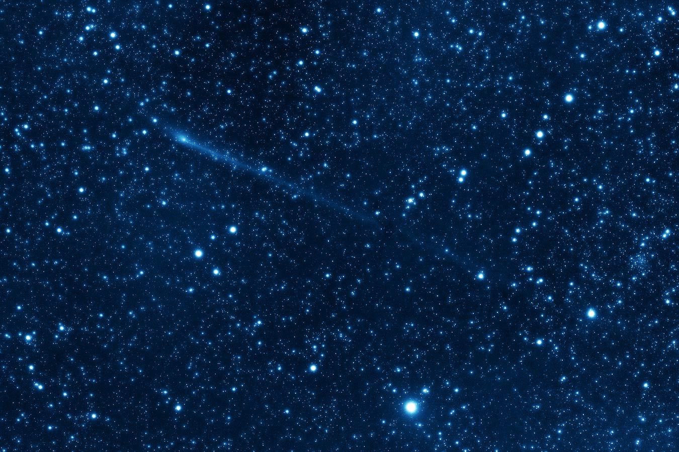 Звездный звездопад. Звездопад. Звездное небо звездопад. Звездный поток. Звездное небо с кометой.