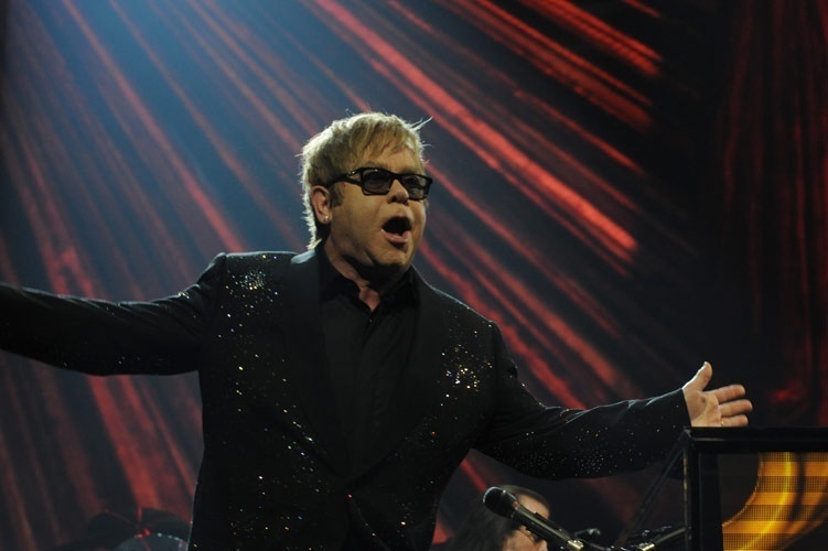 Источник фото официальный сайт Элтона Джона: http://www.eltonjohn.com