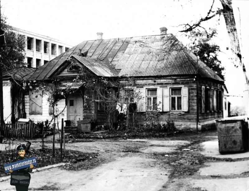 Дом Кухаренко, 1975 год