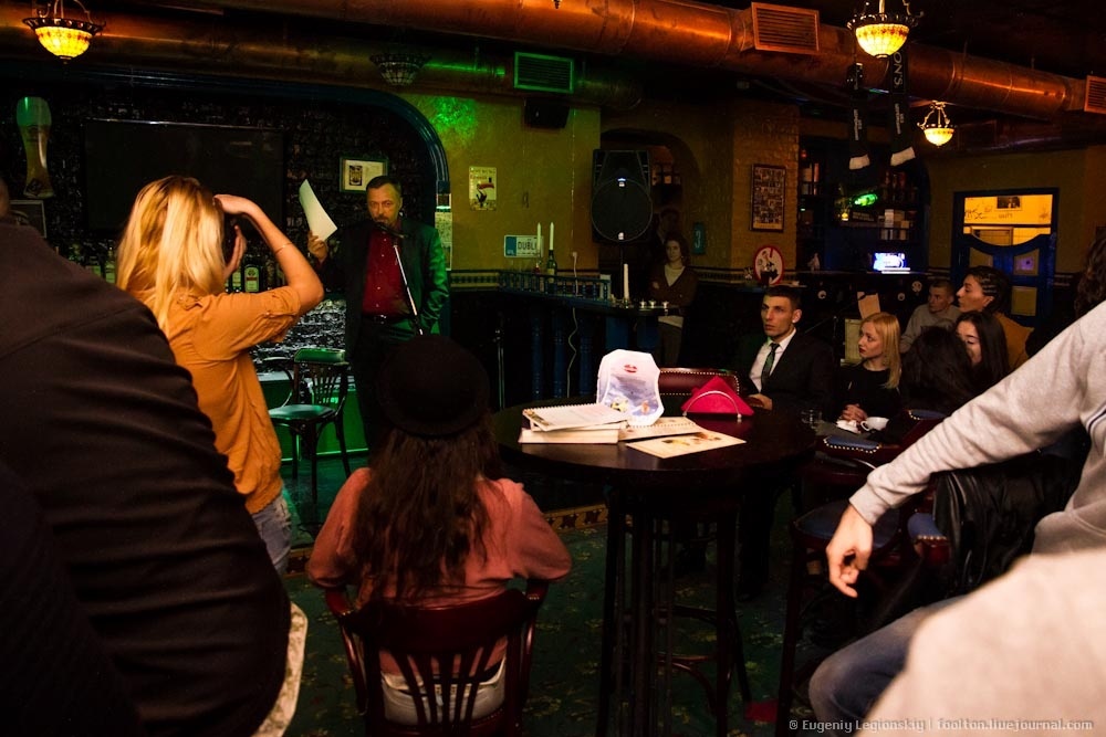 Поэтический вечер "Поэт" в Harat's Irish Pub Поэтический вечер "Поэт" в Harat's Irish Pub