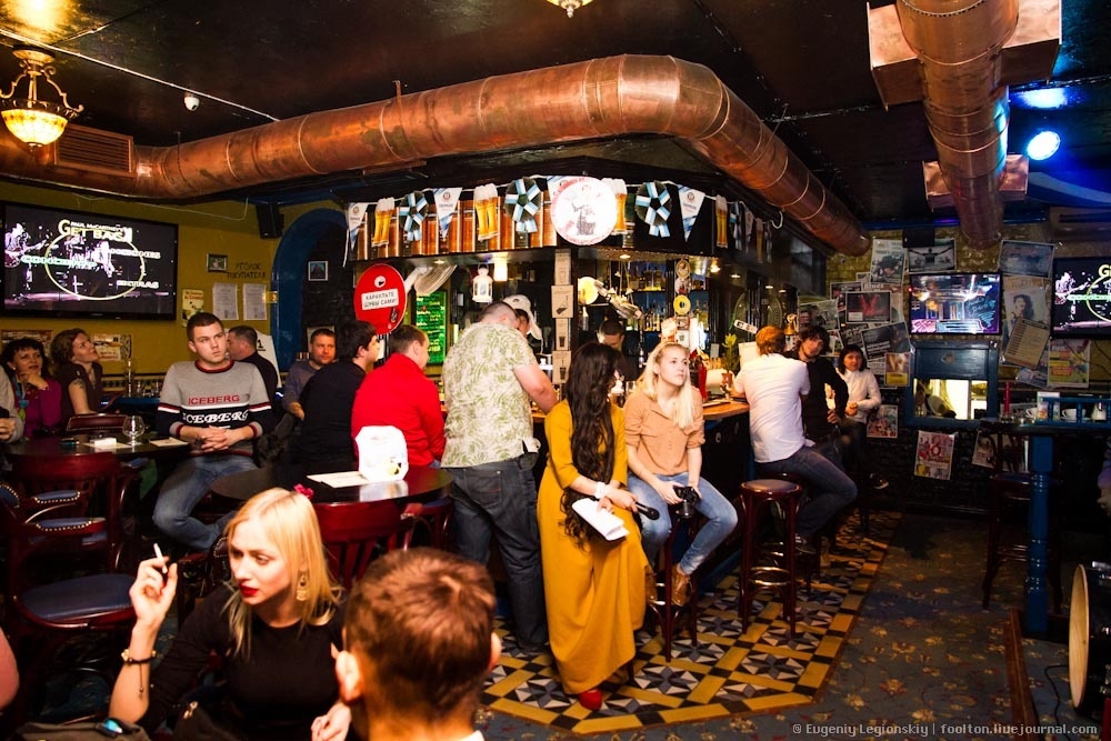 Поэтический вечер "Поэт" в Harat's Irish Pub Поэтический вечер "Поэт" в Harat's Irish Pub