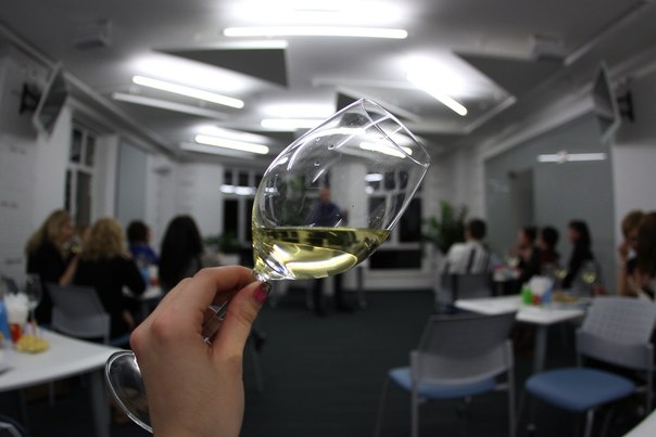 Дегустация: белые ароматичные сорта винограда и вина из них
24.01.2014г.